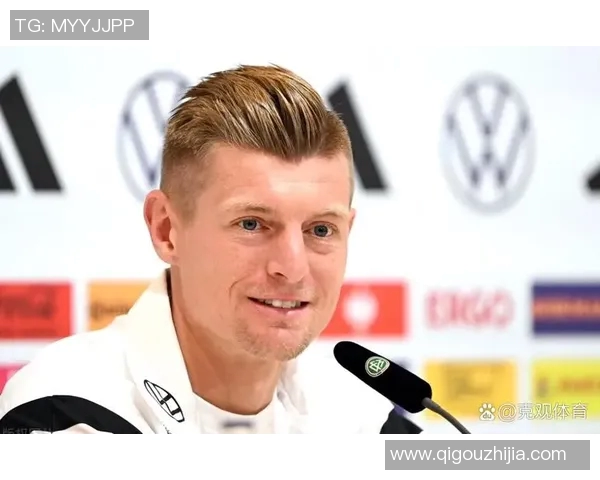 克罗斯在足球场上的传奇之路与未来展望：从天才少年到世界级中场大师