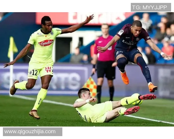 兰斯与昂热对决比分预测分析及赛前形势评估